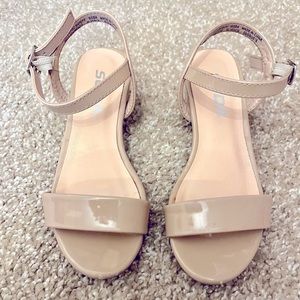 Girls Nude Sandal size 11